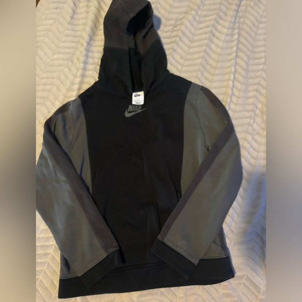 Nike boys hoodie youth size large